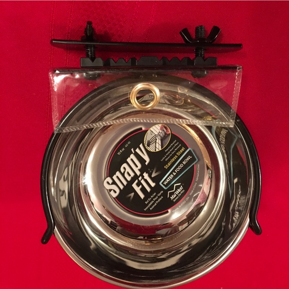 MidWest Snap’y Fit Dog Kennel Bowl Small - Picture 3 of 3